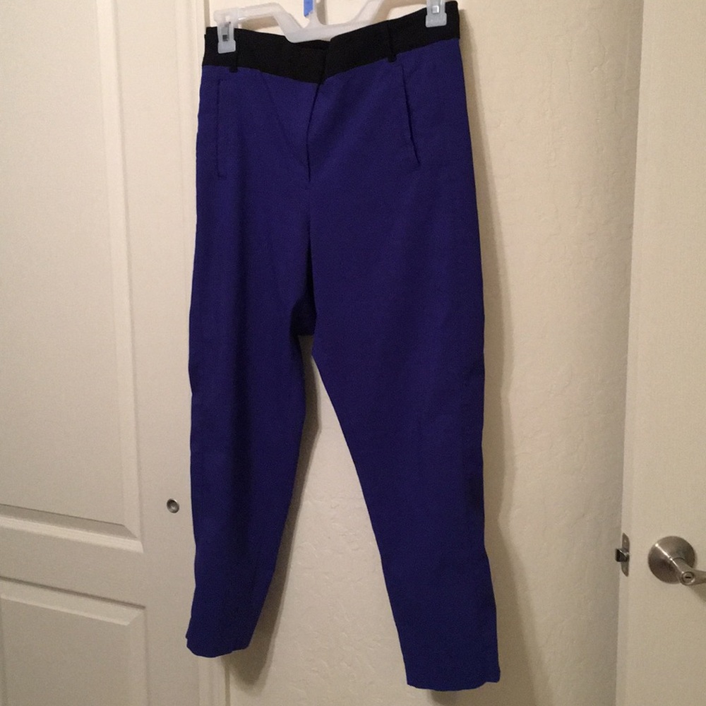 Mid-rise trousers in royal blue